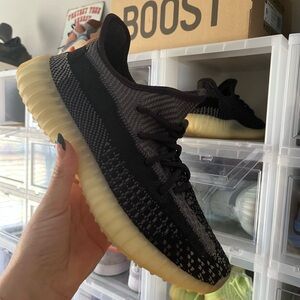 Yeezy 350 Carbon